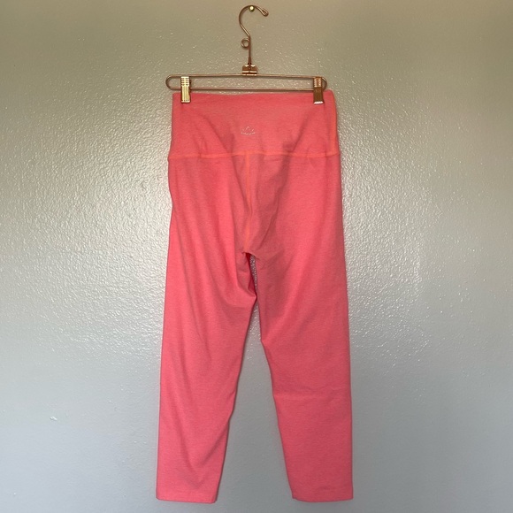 Beyond Yoga Cropped Leggings - Picture 2 of 4